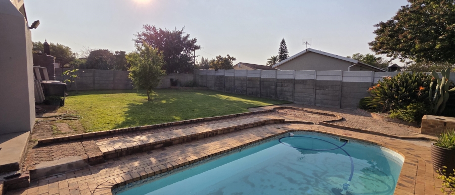 4 Bedroom Property for Sale in Brackenfell South Western Cape